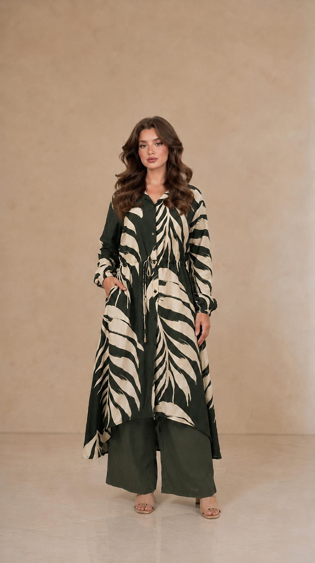 MH Co-ord Set with Pockets, one Size UK 8-16/18, Shirt front length 41 inches and back 50 inches, chest 22 inches, trouser length 40inches, waist 22 inches,