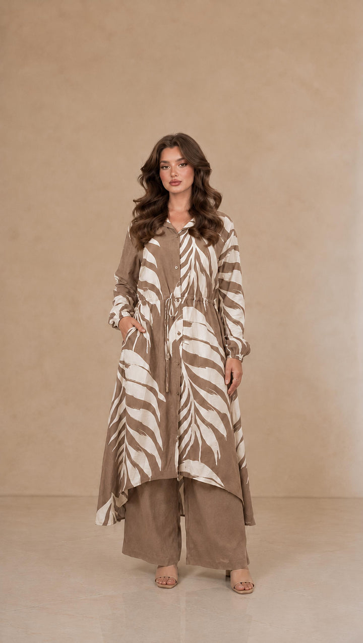 MH Co-ord Set with Pockets, one Size UK 8-16/18, Shirt front length 41 inches and back 50 inches, chest 22 inches, trouser length 40inches, waist 22 inches,