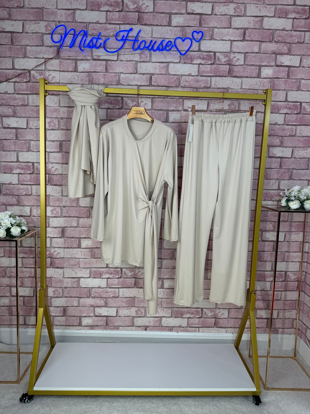 Siyana Mist House Three-Piece Set | One Size UK 8-16 | Satin-Feel Scuba with Scarf