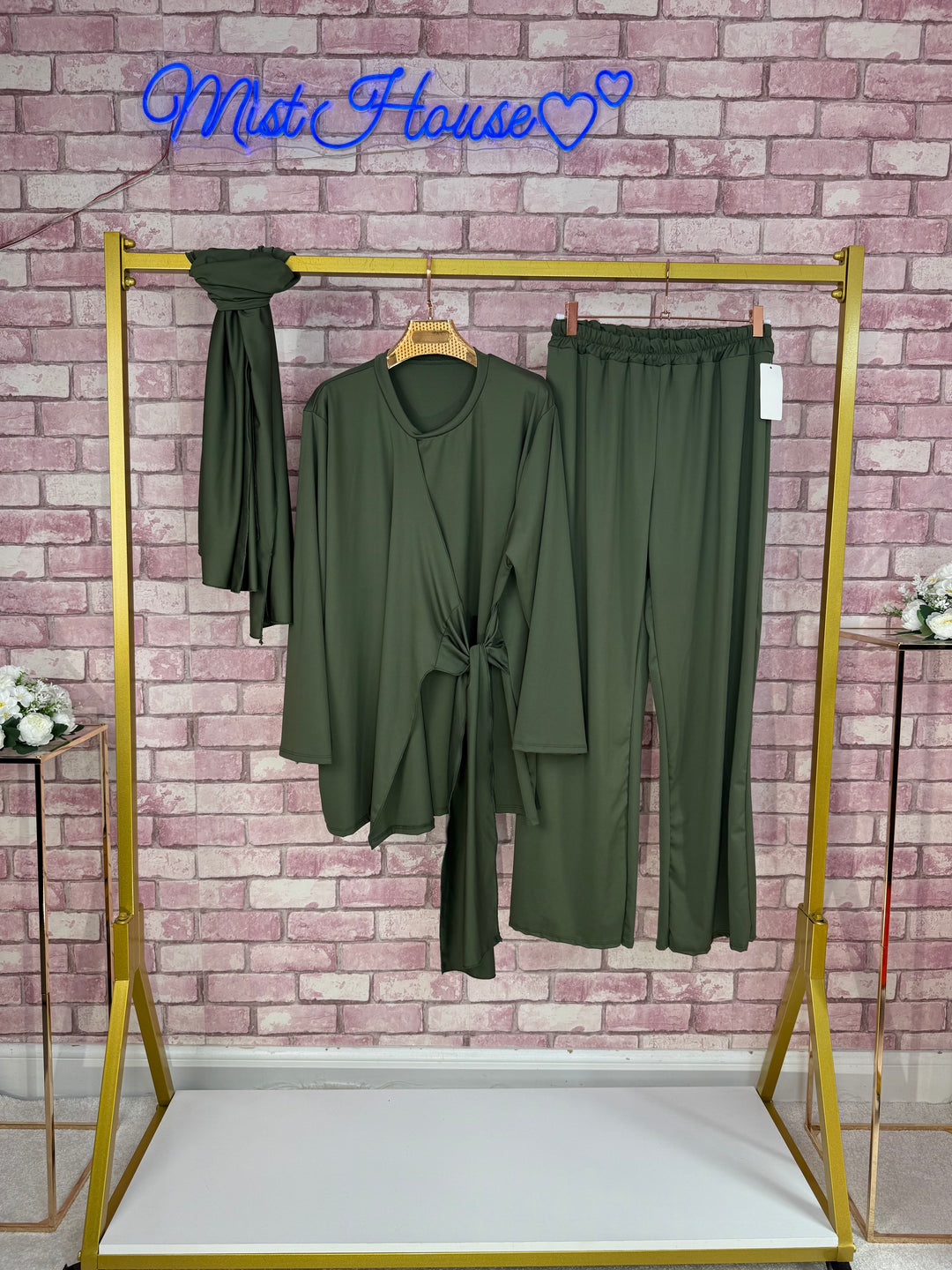 Siyana Mist House Three-Piece Set | One Size UK 8-16 | Satin-Feel Scuba with Scarf