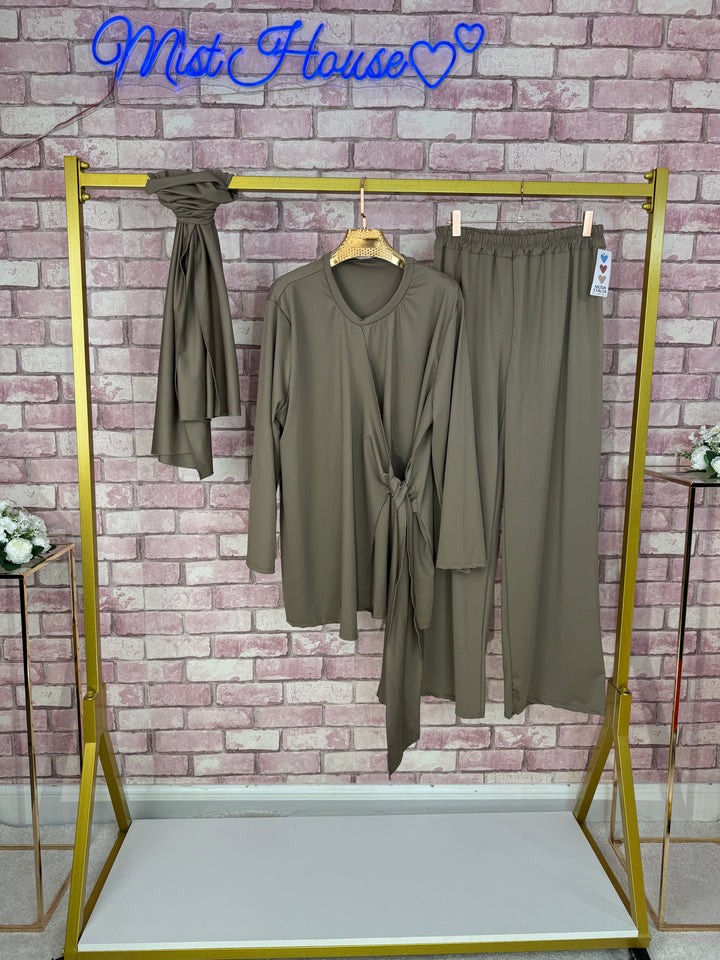 Siyana Mist House Three-Piece Set | One Size UK 8-16 | Satin-Feel Scuba with Scarf